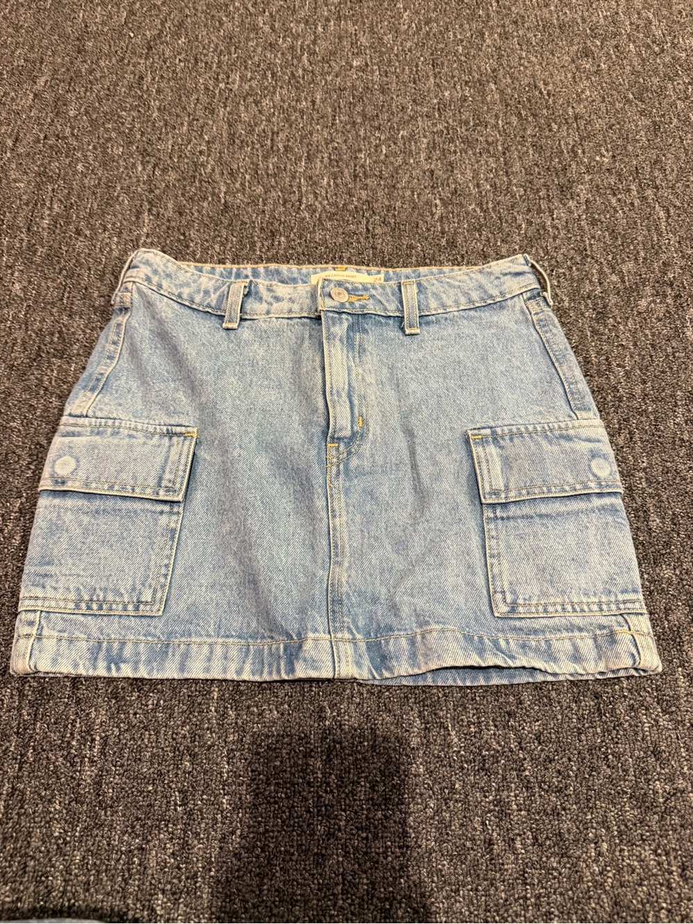 Levi’s ’94 Cargo Denim Mini Skirt Size 24 Light Wash